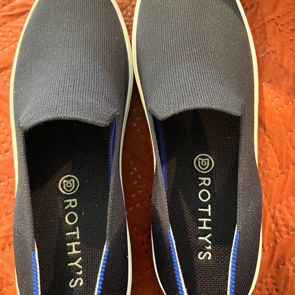 Brand New Rothy's Women Size 10 Sneakers in Navy